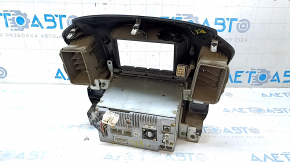 Деталь головного устройства Lexus RX300 98-03, показывающая внутреннюю часть устройства.