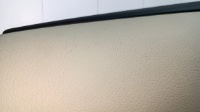 Целостный вид задней левой двери Lexus RX 2010-2015, видно состояние обшивки