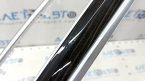 Накладка передней панели правая BMW X5 G05 19-23 под дерево Fineline Stripe, царапины