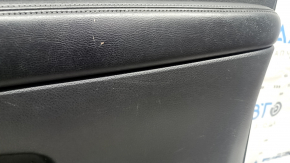 Обшивка двери карточка передняя правая Nissan Rogue 14-16 черная, подлокотник кожа, тычки, примятости, царапины