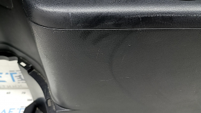 Обшивка арки левая Toyota Highlander 14-19 черная, с подстаканником, царапины
