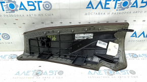 Внутренняя сторона боковой накладки BMW X3 G01 2018-2023, показывающая состояние детали.