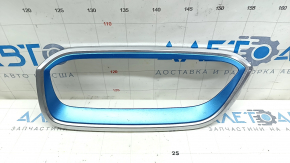Накладка капота ліва BMW i3 14-21 хром, надламана направляйка, пісок