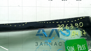 Close-up ракурс с номерами на лобовом стекле Audi A4 B9 17-25