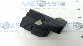 Клема плюсова АКБ Audi A4 B9 17-25 з піропатроном, зламане кріплення кришки