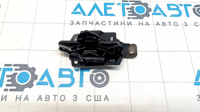Заглушка в решітці радіатора права Mazda CX-30 20-23 без парктроніка