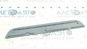 Накладка порога передняя правая наружная Mercedes W213 E 300/350 17-23 хром, царапины, примятости, сломана направляйка