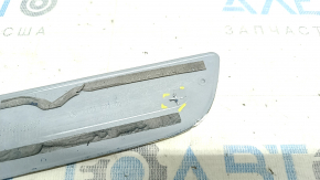Накладка порога передняя правая наружная Mercedes W213 E 300/350 17-23 хром, царапины, примятости, сломана направляйка