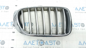 Решетка радиатора grill правая BMW X3 F25 15-17 ноздря, хром, песок, царапина
