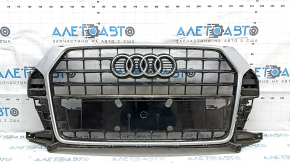 Грати радіатора grill в зборі Audi Q3 8U 16-18 з емблемою, чорний глянець, подряпини на хромі