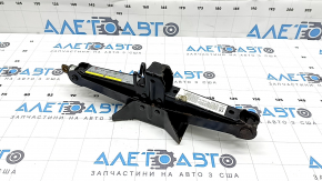 Домкрат Audi Q3 8U 16-18 корозія