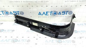 Накладка порога передняя правая внутренняя Volvo XC90 16-25 черная с хром вставкой с подсветкой, царапины, трещины