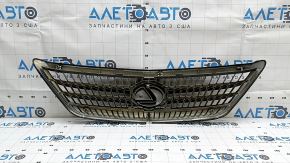 Решетка радиатора grill Lexus RX400h 06-08 с эмблемой, песок, сломано крепление