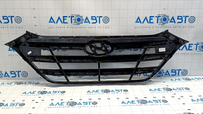 Решетка радиатора grill в сборе Hyundai Tucson 16-18 черная с эмблемой