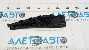 Уплотнитель решетки дворников правый Nissan Pathfinder 13-20