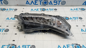Поворотник правий Toyota Camry 15-17 LED