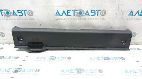 Накладка отвору багажника Subaru Impreza 4d 17-23 GK подряпини