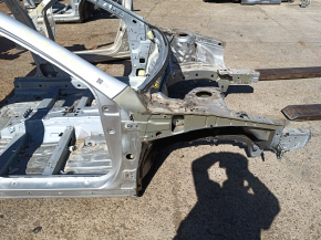 Чверть передня права Toyota Camry v40 на кузові, срібло