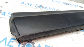 Накладка двери нижняя задняя левая Honda CRV 12-16 структура, царапины, сломано крепление