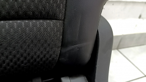 Заднее сидение левое Ford Escape MK4 23-26 без airbag, механическое, с ремнем безопасности, комбинированное кожа+ткань, черное с красной строчкой, ржавые салазки, примято
