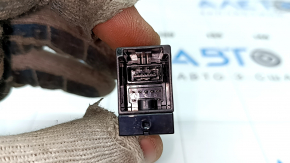 USB Hub, AUX Toyota Prius V 14-17