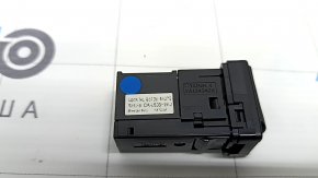 USB Hub, AUX Toyota Prius V 14-17