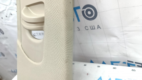 Еще один ракурс накладки для Audi Q5 2018-2024 с акцентом на текстуру материала.