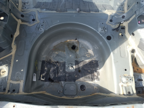 Корито багажника Toyota Prius V 12-17 на кузові