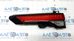 Ліхтар внутрішні двері багажника правий Mitsubishi Outlander 22-26