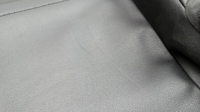 Ближайший план на обшивку с заметными царапинами, для VW Jetta