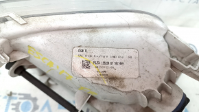 Поворотник правый Ford Escape MK3 17-19 рест, белый с птф, песок, скол