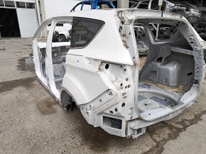 Общий вид задней левой четверти кузова для Ford Escape MK3 2013-2019, в белом цвете, без дефектов