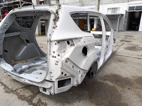 Задний вид кузова-Ford Escape MK3 2013-2019, показаны тычки и мелкие вмятины.