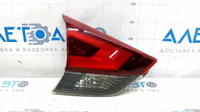 Ліхтар внутрішній кришка багажника лівий Nissan Rogue 17-20 потерт