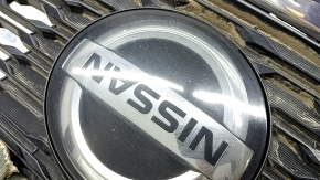Решетка радиатора grill Nissan Rogue 17-20 под камеру, под радар, с круглой эмблемой, песок