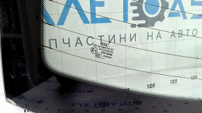 Стекло заднее Audi A3 8V 15-20 4d, без тонировки, подогрев, царапина