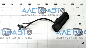 Камера заднього виду з кнопкою та ручкою відкриття багажника Audi Q3 83A 19-25