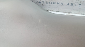Обшивка двери багажника нижняя Nissan Leaf 18-25 серая, побелел пластик
