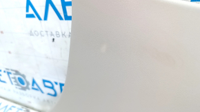 Накладка задней стойки левая Nissan Leaf 18-25 серая побелел пластик