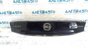 Накладка дверей багажника Nissan Leaf 18-24 чорний подряпини