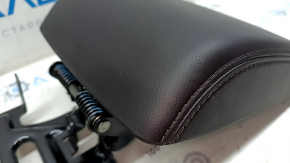 Подлокотник Mazda CX-5 17-25 кожа коричневая, царапины