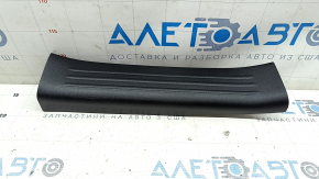 Накладка порога задняя правая Mazda CX-5 17-24 черная, царапины