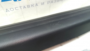 Накладка порога передняя правая Mazda CX-5 17-25 черн, царапины