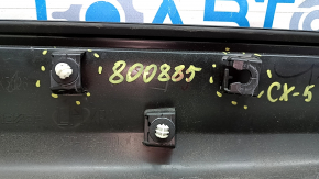 Накладка двери нижняя задняя левая Mazda CX-5 17-25 в цвет, надломаны крепления, царапины