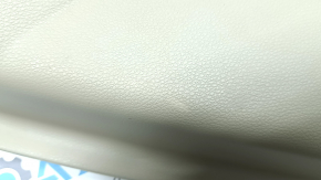 Обшивка двери карточка задняя левая Honda Accord 13-17 бежевая, подлокотник и вставка кожа бежевая, под чистку, царапина, побелел пластик