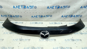 Молдинг двері багажника верхній Mazda CX-5 17-24 з емблемою, під склом, зламані кріплення