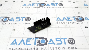 Крепление парктроника левого в решетке радиатора Audi A3 8V 15-16
