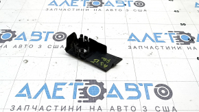 Крепление парктроника правого в решетке радиатора Audi A3 8V 15-16
