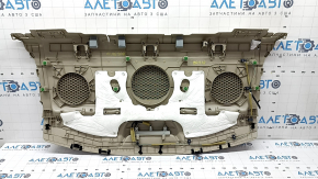 Вид внутренней части полки для Honda Accord 2013-2017, имеются следы эксплуатации и загрязнения
