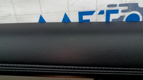 Обшивка двери Mazda CX-5 2017-2025, верхняя часть с текстурированной кожей